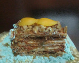 Foto del paso 7 de la receta: Súper tarta de hojaldre con dulce de leche, nueces y duraznos
