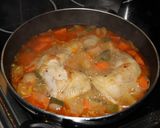 Foto del paso 3 de la receta: Pollo con verduras en salsa