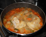 Foto del paso 3 de la receta: Pollo con verduras en salsa