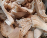 Foto del paso 3 de la receta: Salsa de setas rápida para acompañar carne