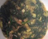 Foto del paso 5 de la receta: Tortilla de espinacas y calabacín con ajos tiernos