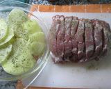 Foto del paso 1 de la receta: Lomo en rodajas alteranadas con láminas de patatas