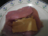 Pechuga deshuesada con jamón y queso