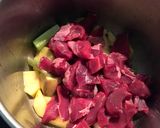 Foto del paso 3 de la receta: Estofado de ternera con patata y boniato