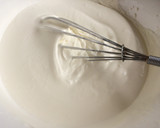 Foto del paso 3 de la receta: Crema chantilly para decorar tortas