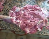 Foto del paso 3 de la receta: Paleta de cordero deshuesada arrollada