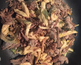 Foto del paso 2 de la receta: Garbanzos fritos y carne del cocido