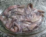 Foto del paso 1 de la receta: Calamares rellenos de atún en salsa de cava