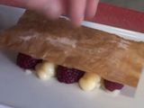 Milhojas de crema pastelera y frutos rojos