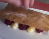Foto del paso 5 de la receta: Milhojas de crema pastelera y frutos rojos
