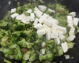 Foto del paso 6 de la receta: Revuelto de brócoli con queso fresco
