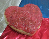 Foto del paso 7 de la receta: Corazón de bizcocho diet con puré de fresas