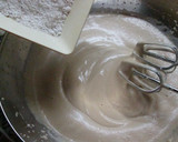 Foto del paso 2 de la receta: Piruletas de bizcocho bañadas con chocolate puro