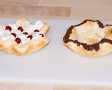 Foto del paso 8 de la receta: Tartaletas de hojaldre, fruta en base de crema pastelera y nata montada
