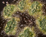 Foto del paso 4 de la receta: Cómo hacer buñuelos de acelga