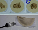 Foto del paso 4 de la receta: Empanadillas de mejillones en escabeche y queso de Burgos
