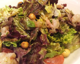 Foto del paso 1 de la receta: Ensalada de gambas y aguacate