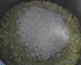 Foto del paso 3 de la receta Risotto de puntillas de calamar con mantequilla de ajo