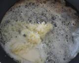 Foto del paso 5 de la receta Risotto de puntillas de calamar con mantequilla de ajo