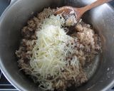 Foto del paso 7 de la receta: Risotto de puntillas de calamar con mantequilla de ajo