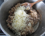 Foto del paso 7 de la receta: Risotto de puntillas de calamar con mantequilla de ajo