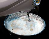 Foto del paso 9 de la receta: Cuencos de chocolate con nata y lacasitos