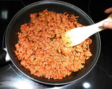 Foto del paso 4 de la receta: Caracolas de pasta con carne y queso