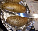 Foto del paso 3 de la receta: Papas rellenas con paleta y queso
