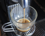 Foto del paso 2 de la receta: Café con chocolate blanco