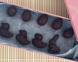 Foto del paso 4 de la receta: Conejo de Pascua de chocolate y huevos de chocolate