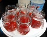 Foto del paso 2 de la receta: Yogur casero con mermelada (en yogurtera)