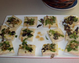 Foto del paso 3 de la receta: Canapés de hummus, pipas y aliño de higo