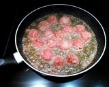 Foto del paso 5 de la receta: Albóndigas caseras en salsa con patatas