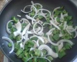 Foto del paso 2 de la receta: Nopalitos con chile morrón