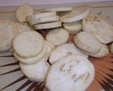 Foto del paso 1 de la receta: Berenjenas a la redonda crujientes