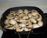 Foto del paso 2 de la receta: Champiñones plancha con picadillo