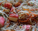 Foto del paso 3 de la receta: Chow Mein o fideos de arroz con brotes y kanikamas