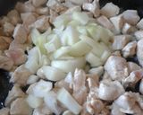 Foto del paso 1 de la receta: Guiso de arroz con pollo y arvejas