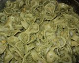 Foto del paso 5 de la receta: Corbatitas al pesto
