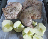 Foto del paso 1 de la receta: Traseros de pollo con tomates y manzanas