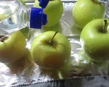 Foto del paso 3 de la receta: Manzanas con sirope de chocolate y almendras molidas