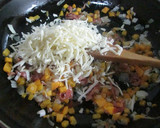Foto del paso 3 de la receta: Tartita tostada rellena de calabaza, jamón serrano y queso