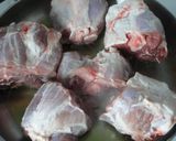 Foto del paso 1 de la receta: Codillos con salsa de Oporto