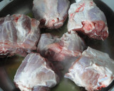 Foto del paso 1 de la receta: Codillos con salsa de Oporto