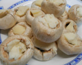 Foto del paso 3 de la receta: Champiñones empanados y rellenos de queso