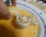 Foto del paso 4 de la receta: Champiñones empanados y rellenos de queso