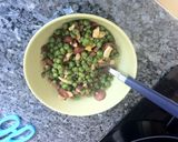 Foto del paso 6 de la receta: Guisantes con huevo, jamón curado, salchichas frankfurt y salsa de soja