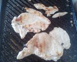 Foto del paso 4 de la receta: Pollo a la plancha con ensalada