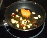 Foto del paso 2 de la receta: Patatas cocidas con botifarra negra
