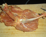 Foto del paso 1 de la receta: Rollitos de muslo de pollo rellenos y asados al horno